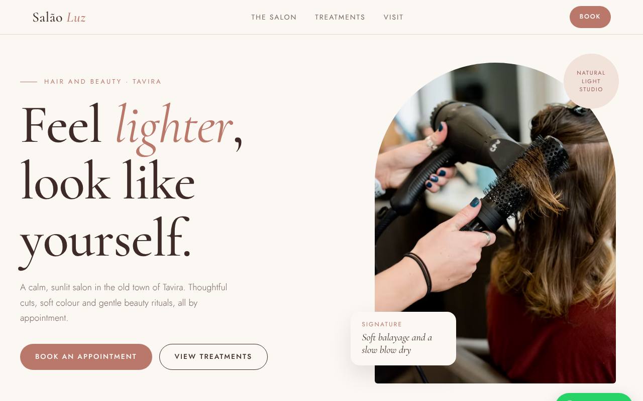 Homepage of the Salão Luz example site